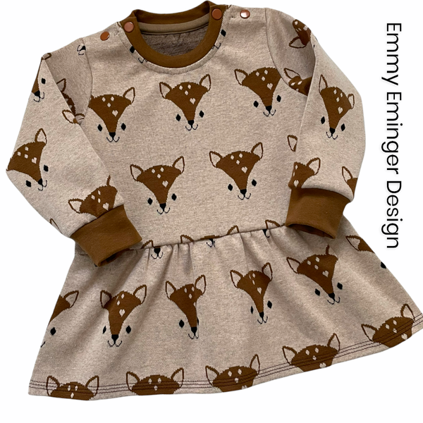 Süße/s Tunika / Kleidchen Sweater aus Bio - Jaquard mit Rehmotiv und Knopfleiste Größe 80